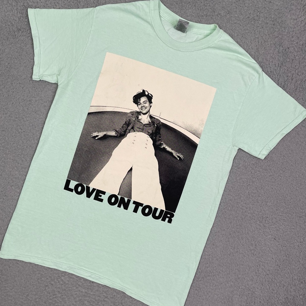 harry styles‎ love on tour T-shirt